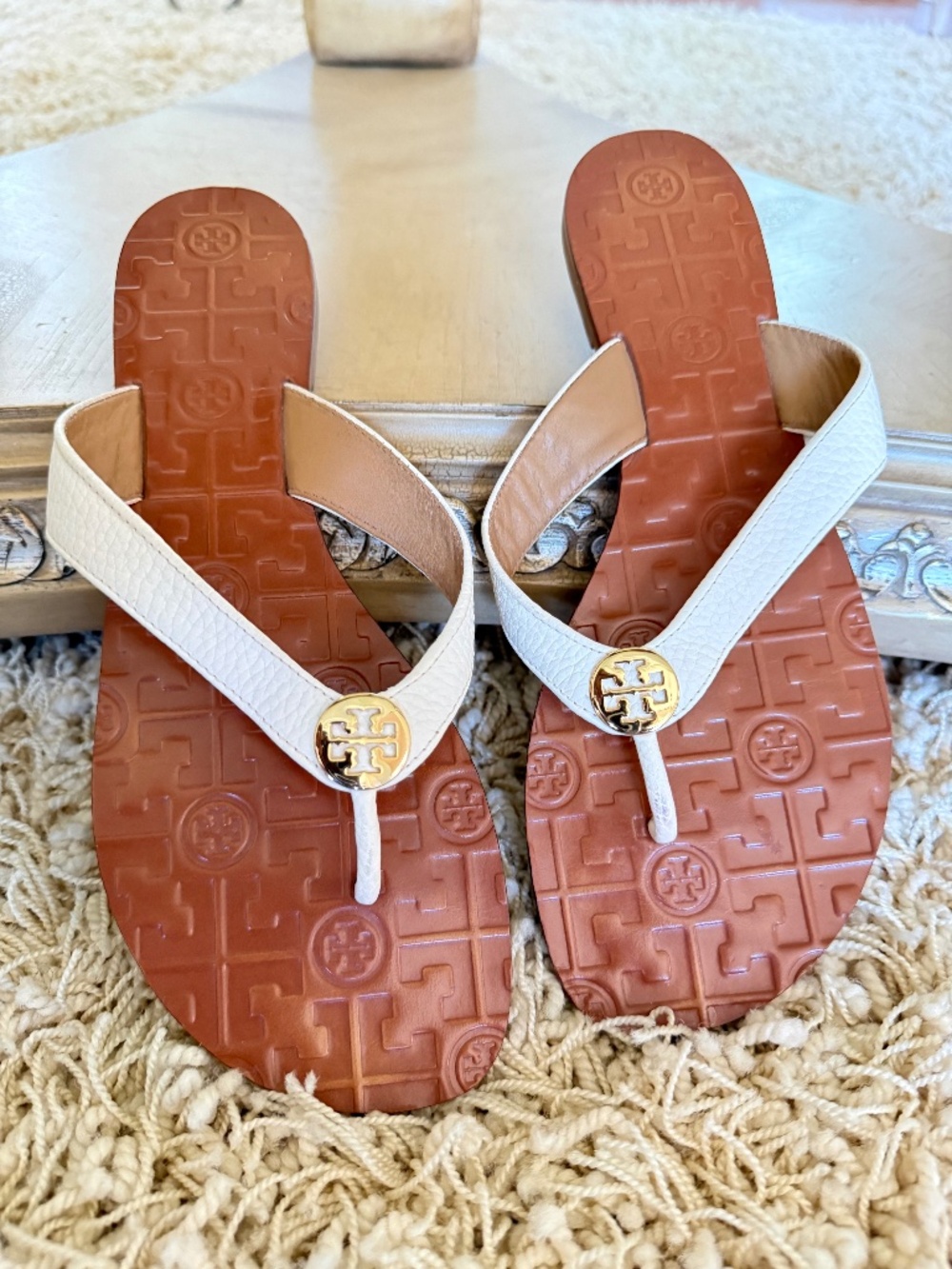 Tory Burch Thora Thong Sandals Flip Flops Ivory Gold Hardware Sz 11 M Leather